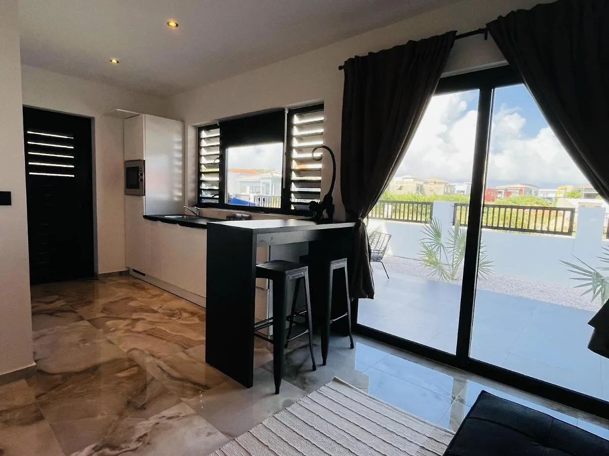 Luxury Studio With Private Jacuzzi Near Beaches Grote Berg
