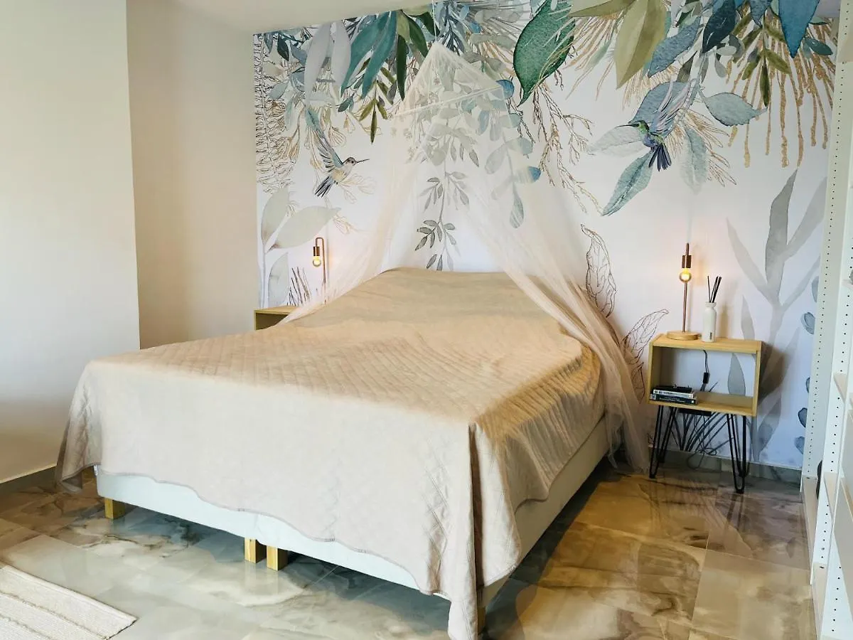 Luxury Studio With Private Jacuzzi Near Beaches Grote Berg Apartment